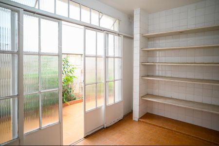 Casa para alugar com 200m², 3 quartos e 2 vagasDepósito