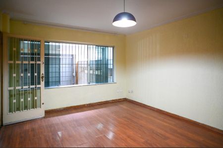 Casa para alugar com 200m², 3 quartos e 2 vagasSala