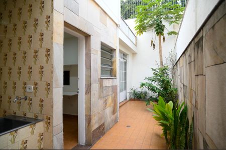 Casa para alugar com 200m², 3 quartos e 2 vagasQuintal