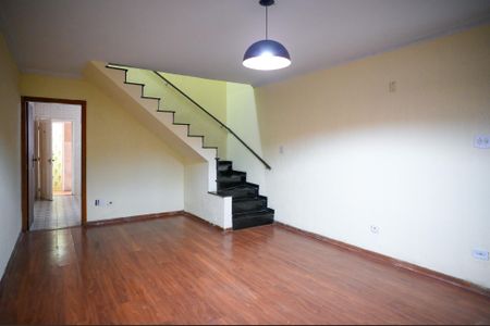 Casa para alugar com 200m², 3 quartos e 2 vagasSala
