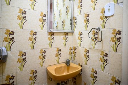 Casa para alugar com 200m², 3 quartos e 2 vagasBanheiro de Serviço
