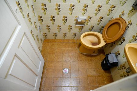 Casa para alugar com 200m², 3 quartos e 2 vagasBanheiro de Serviço