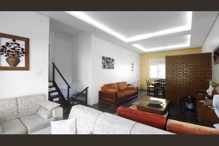 Casa para alugar com 3 quartos, 230m² em Palmeiras, Cabo Frio