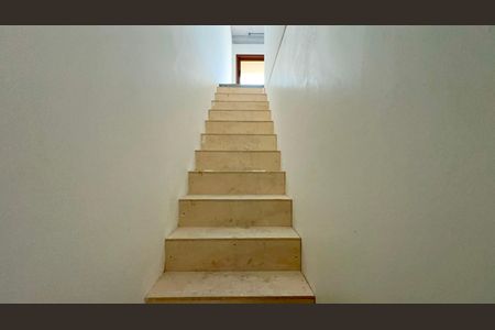 Apartamento à venda com 84m², 1 quarto e 1 vagaEscada