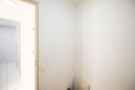 Apartamento à venda com 68m², 2 quartos e 1 vaga Apartamento à venda com 68m², 2 quartos e 1 vagaQuarto de Serviço