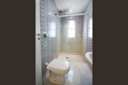 Apartamento à venda com 68m², 2 quartos e 1 vaga Apartamento à venda com 68m², 2 quartos e 1 vagaBanheiro