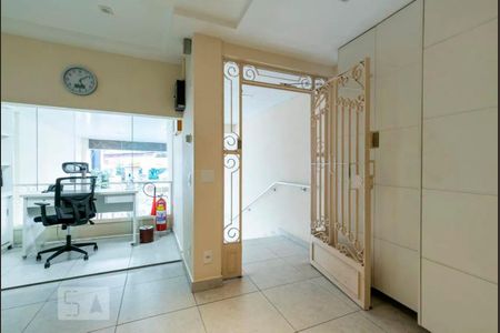 Apartamento à venda com 68m², 2 quartos e 1 vaga Apartamento à venda com 68m², 2 quartos e 1 vagaHall