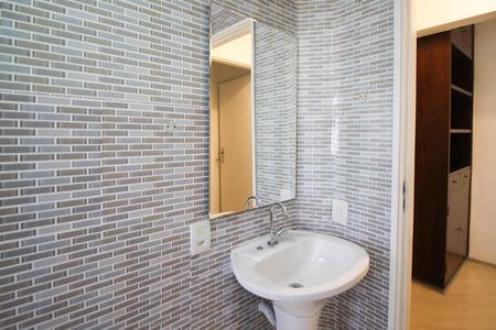 Apartamento à venda com 68m², 2 quartos e 1 vaga Apartamento à venda com 68m², 2 quartos e 1 vagaBanheiro