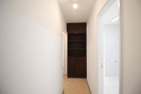 Corredor de apartamento para alugar com 2 quartos, 68m² em Vila Nova Conceição, São Paulo