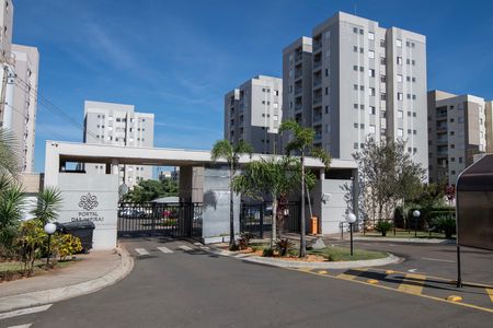Apartamento para alugar com 54m², 2 quartos e 2 vagasFachada do Condomínio