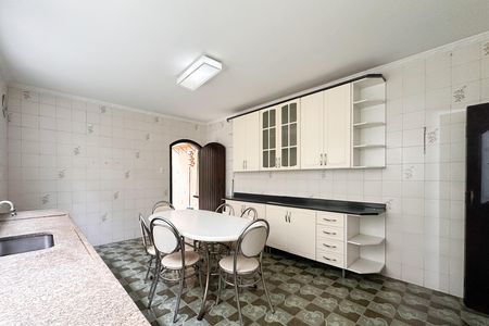 Casa à venda com 166m², 3 quartos e 2 vagas Casa à venda com 166m², 3 quartos e 2 vagasCozinha