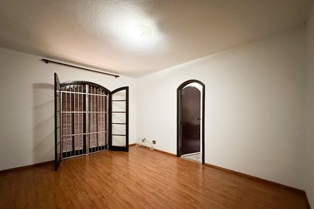 Casa à venda com 166m², 3 quartos e 2 vagas Casa à venda com 166m², 3 quartos e 2 vagasSuíte