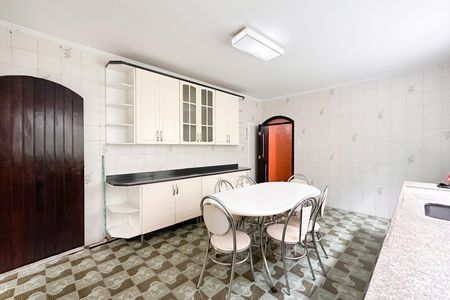 Casa à venda com 166m², 3 quartos e 2 vagas Casa à venda com 166m², 3 quartos e 2 vagasCozinha