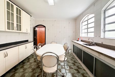 Casa à venda com 166m², 3 quartos e 2 vagas Casa à venda com 166m², 3 quartos e 2 vagasCozinha