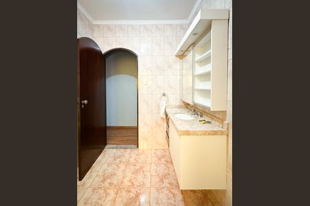 Casa à venda com 166m², 3 quartos e 2 vagas Casa à venda com 166m², 3 quartos e 2 vagasBanheiro Social
