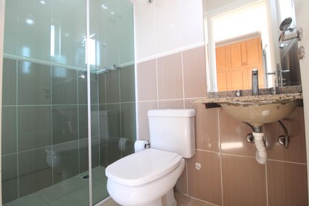 Casa de condomínio para alugar com 100m², 2 quartos e 2 vagasBanheiro da suíte 2