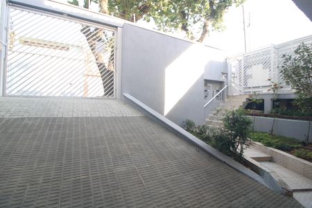 Casa de condomínio para alugar com 100m², 2 quartos e 2 vagasEntrada da garagem