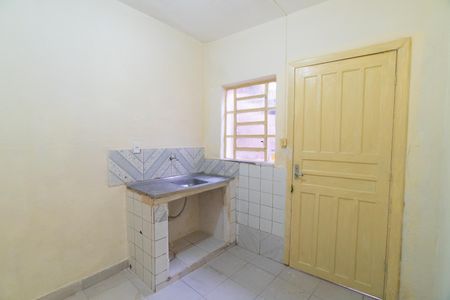 Cozinha de casa para alugar com 1 quarto, 35m² em Vila Babilonia, São Paulo
