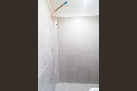 Banheiro de casa para alugar com 1 quarto, 35m² em Vila Babilonia, São Paulo