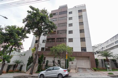 Apartamento para alugar com 160m², 3 quartos e 3 vagas Apartamento para alugar com 160m², 3 quartos e 3 vagasFachada