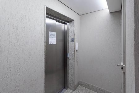Apartamento para alugar com 160m², 3 quartos e 3 vagas Apartamento para alugar com 160m², 3 quartos e 3 vagasHall social