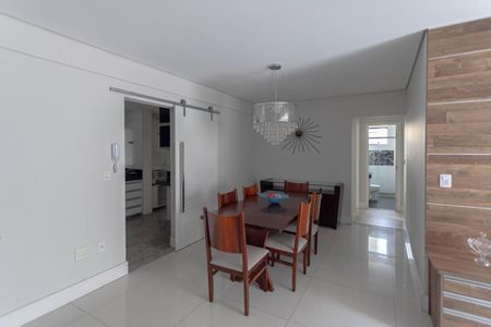 Apartamento para alugar com 160m², 3 quartos e 3 vagas Apartamento para alugar com 160m², 3 quartos e 3 vagasSala