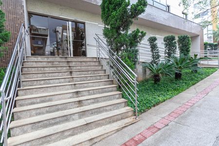 Apartamento para alugar com 160m², 3 quartos e 3 vagas Apartamento para alugar com 160m², 3 quartos e 3 vagasFachada