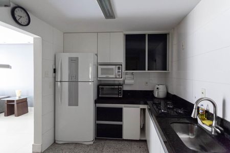 Apartamento para alugar com 160m², 3 quartos e 3 vagas Apartamento para alugar com 160m², 3 quartos e 3 vagasCozinha