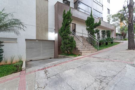 Apartamento para alugar com 160m², 3 quartos e 3 vagas Apartamento para alugar com 160m², 3 quartos e 3 vagasFachada
