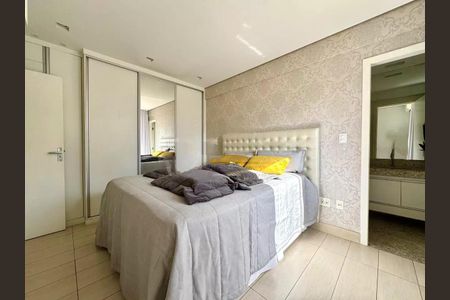Apartamento para alugar com 160m², 3 quartos e 3 vagas Apartamento para alugar com 160m², 3 quartos e 3 vagasQuarto