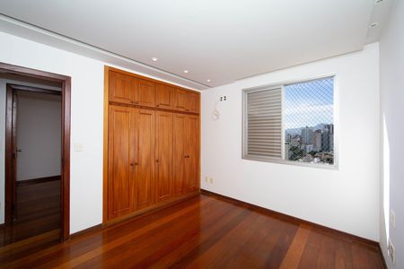 Apartamento para alugar com 110m², 3 quartos e 2 vagasSuíte