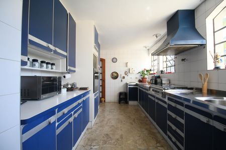 Casa para alugar com 350m², 4 quartos e 4 vagasCozinha - Armários