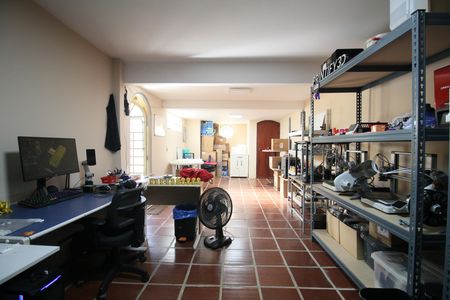 Casa para alugar com 350m², 4 quartos e 4 vagasEscritório
