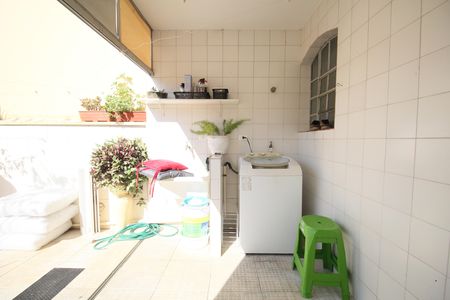 Casa para alugar com 350m², 4 quartos e 4 vagasÁrea de Serviço