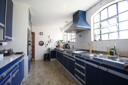 Casa para alugar com 350m², 4 quartos e 4 vagasCozinha - Armários