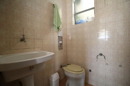 Casa para alugar com 350m², 4 quartos e 4 vagasBanheiro de serviço