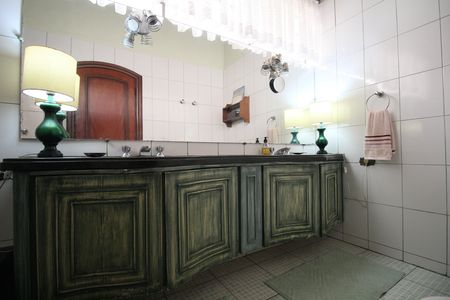 Casa para alugar com 350m², 4 quartos e 4 vagasBanheiro 1