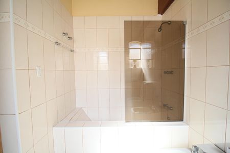Casa para alugar com 350m², 4 quartos e 4 vagasBanheiro 3