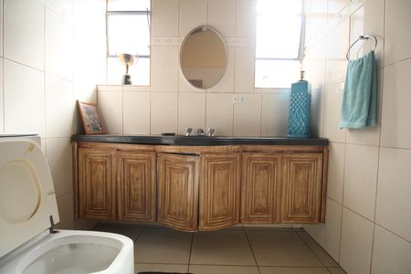 Casa para alugar com 350m², 4 quartos e 4 vagasBanheiro 3