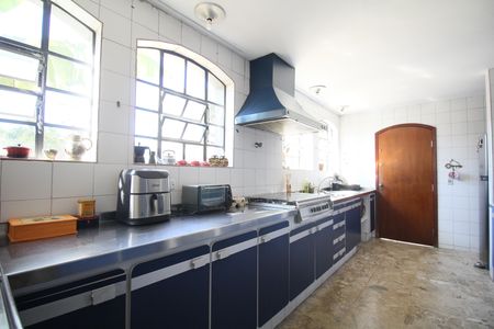 Casa para alugar com 350m², 4 quartos e 4 vagasCozinha - Armários