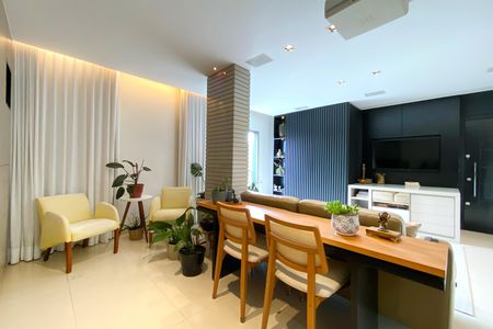 Apartamento à venda com 90m², 2 quartos e 1 vaga Apartamento à venda com 90m², 2 quartos e 1 vagaSala de Jantar
