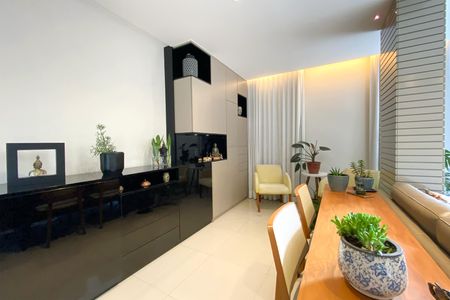 Apartamento à venda com 90m², 2 quartos e 1 vaga Apartamento à venda com 90m², 2 quartos e 1 vagaSala de Jantar