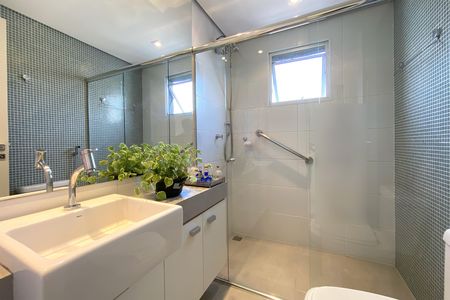 Apartamento à venda com 90m², 2 quartos e 1 vaga Apartamento à venda com 90m², 2 quartos e 1 vagaBanheiro