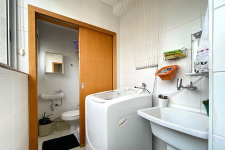 Apartamento à venda com 90m², 2 quartos e 1 vaga Apartamento à venda com 90m², 2 quartos e 1 vagaÁrea de Serviço