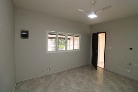 Sala de casa à venda com 2 quartos, 125m² em Jardim Santa Teresinha, São Paulo