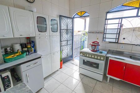 Cozinha de casa à venda com 3 quartos, 360m² em São João Batista, Belo Horizonte