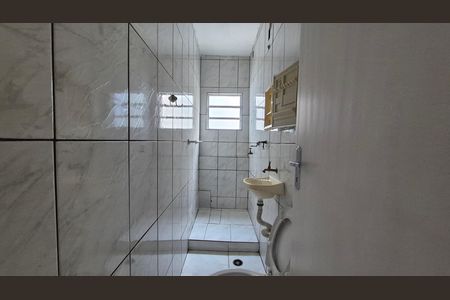 Casa para alugar com 110m², 2 quartos e 2 vagas Casa para alugar com 110m², 2 quartos e 2 vagasBanheiro