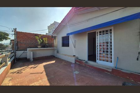Casa para alugar com 110m², 2 quartos e 2 vagas Casa para alugar com 110m², 2 quartos e 2 vagasArea externa