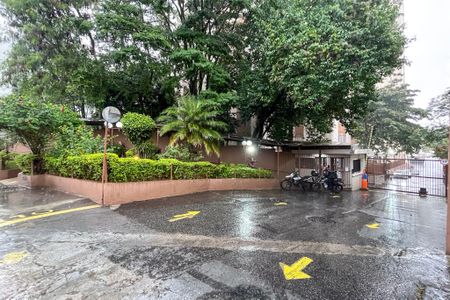 Apartamento para alugar com 48m², 2 quartos e 1 vaga Apartamento para alugar com 48m², 2 quartos e 1 vagaFachada