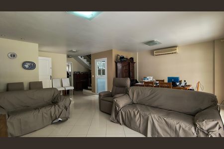 Sala de casa de condomínio à venda com 4 quartos, 400m² em Recreio dos Bandeirantes, Rio de Janeiro